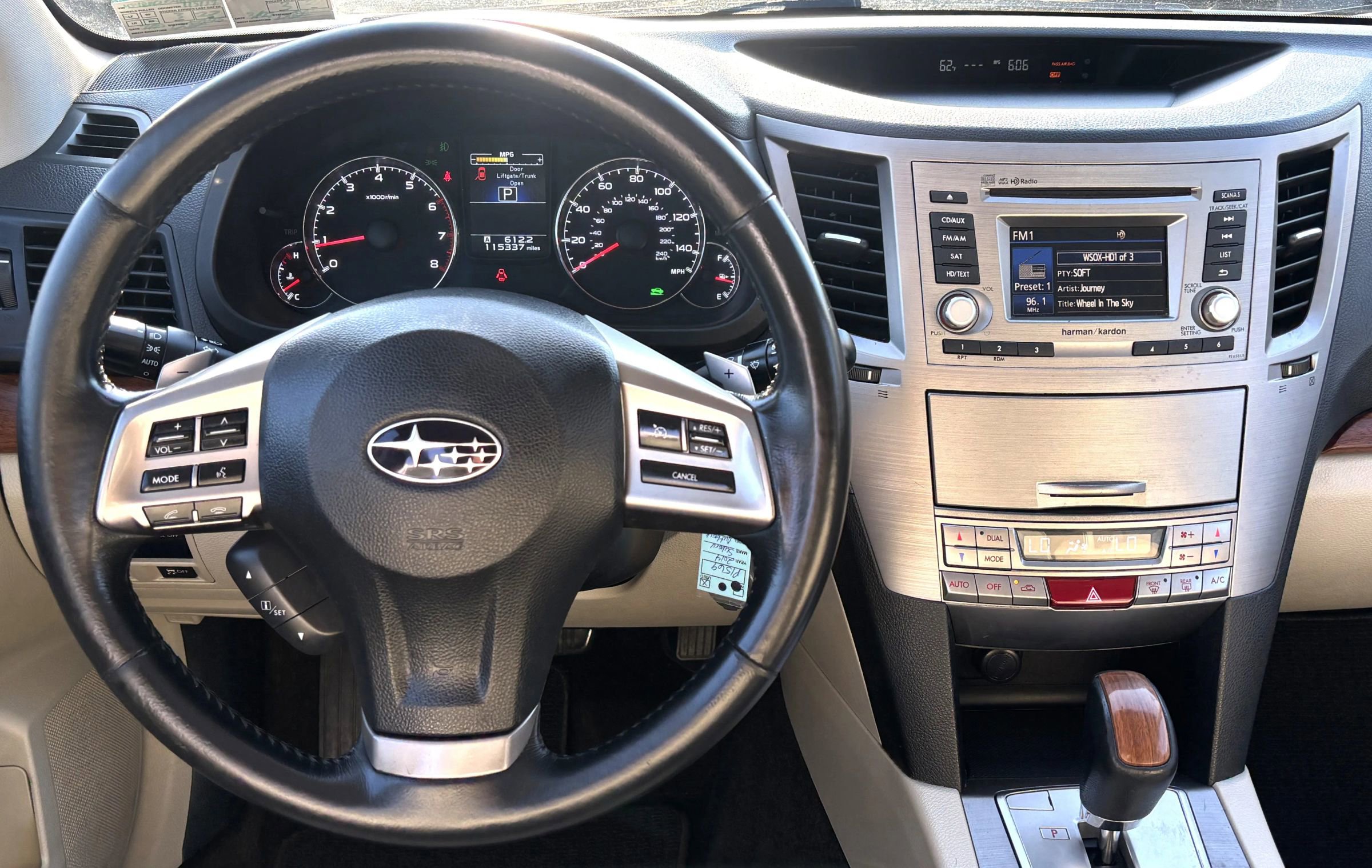 Used 2014 Subaru Outback 2.5i Limited w/ Moonroof Package AWD/4WD image 10