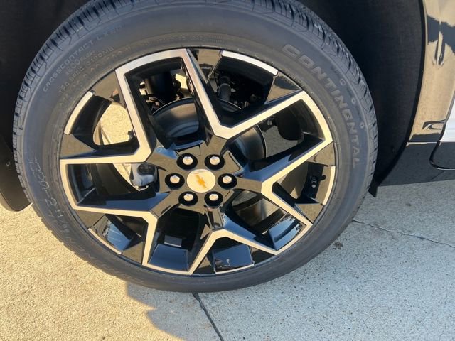 New 2026 Chevrolet Traverse High Country w/ LPO, Floor Liner Package image 32