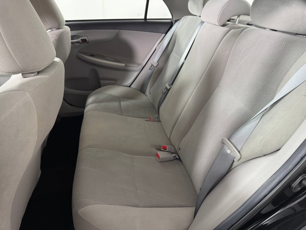 Used 2012 Toyota Corolla LE FWD image 13