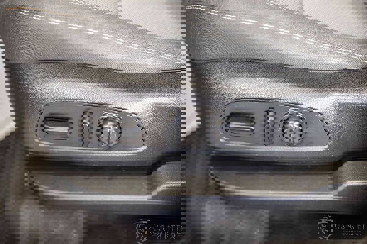 Used 2020 Chevrolet Traverse LT image 21