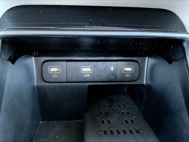 Used 2023 Kia Sorento S FWD image 18