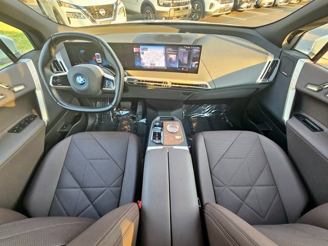 Used 2023 BMW iX xDrive50 w/ Ultimate Package 2 AWD/4WD image 28