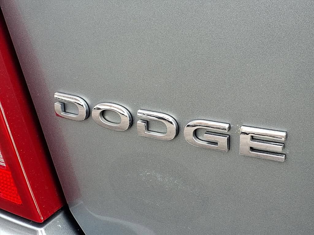 Used 2010 Dodge Avenger Express image 25