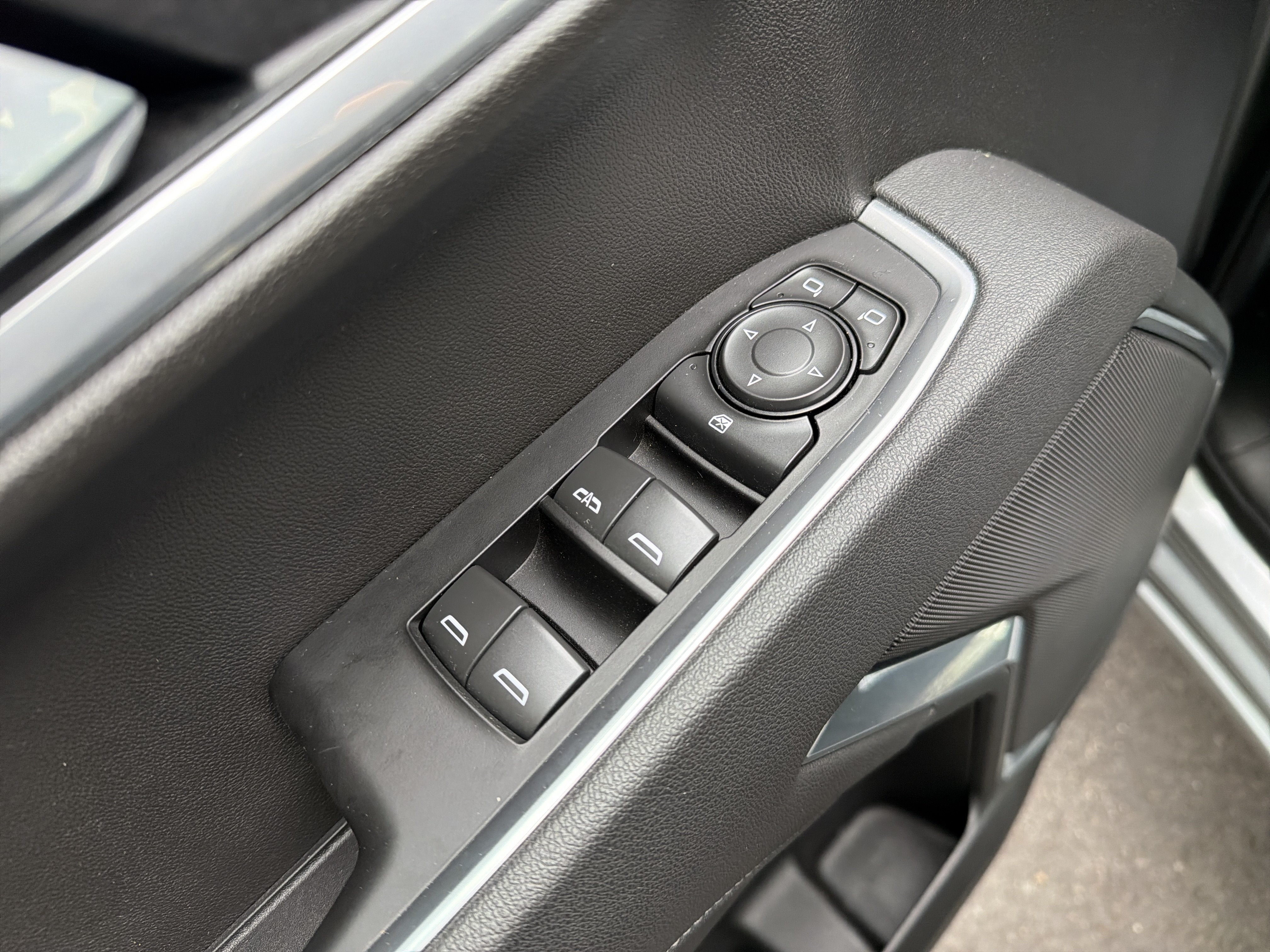 Used 2026 Chevrolet Silverado 1500 LT AWD/4WD image 15