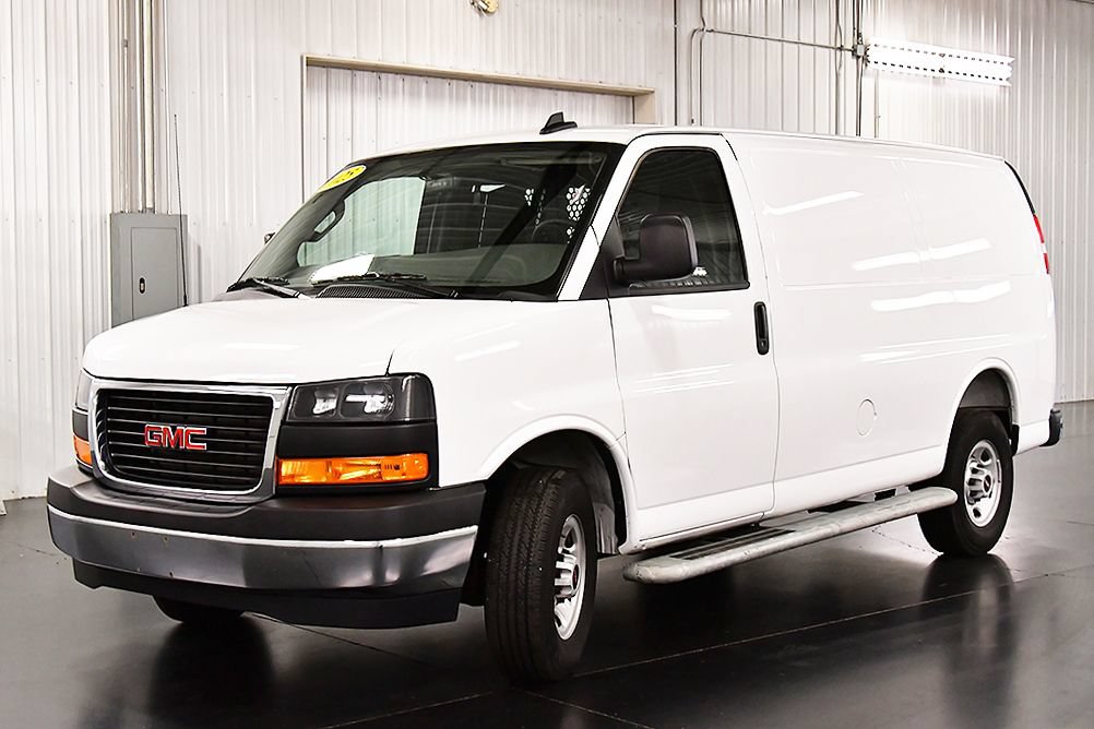 Used 2025 GMC Savana 2500 w/ Driver Convenience Package RWD image 3