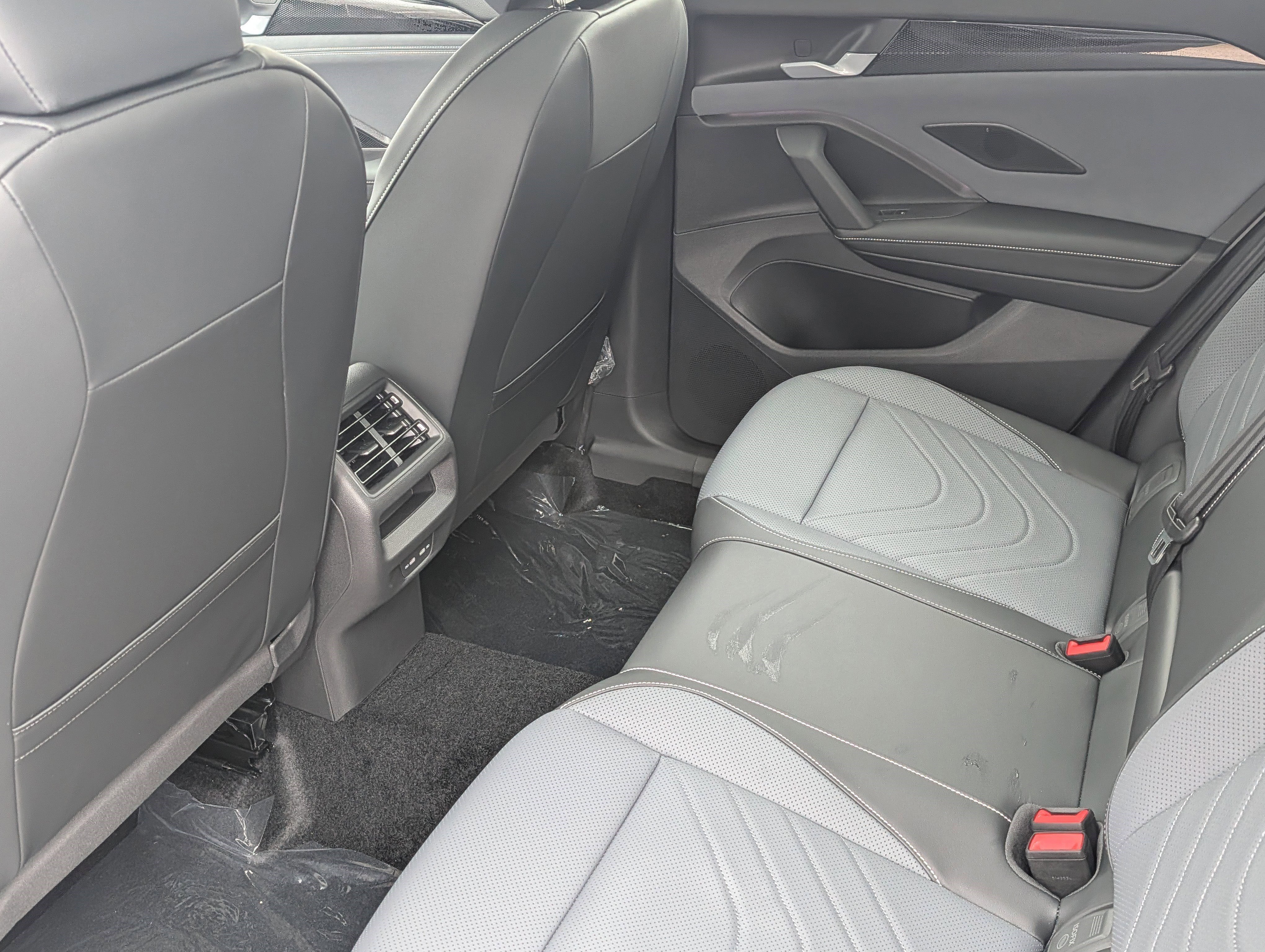 New 2026 Volkswagen Tiguan SE image 5