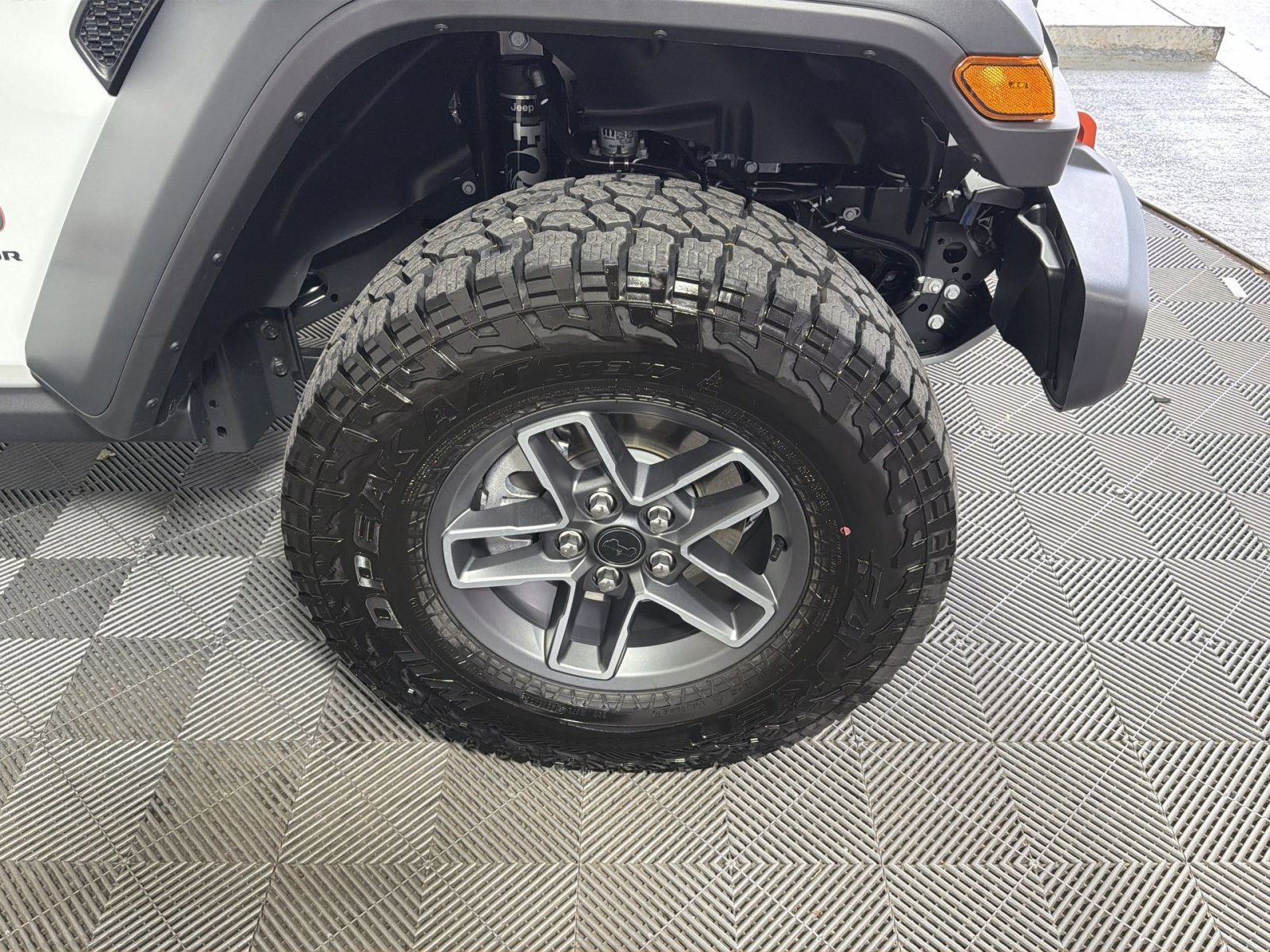 Used 2025 Jeep Gladiator Mojave w/ Safety Group image 12