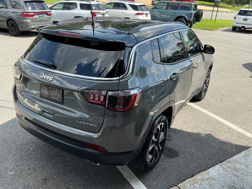 Used 2022 Jeep Compass Limited AWD/4WD image 8