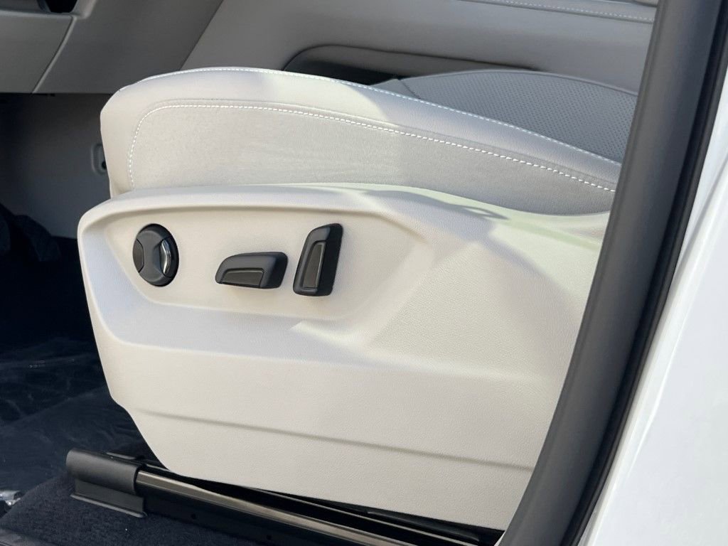 New 2026 Volkswagen Atlas SE image 18