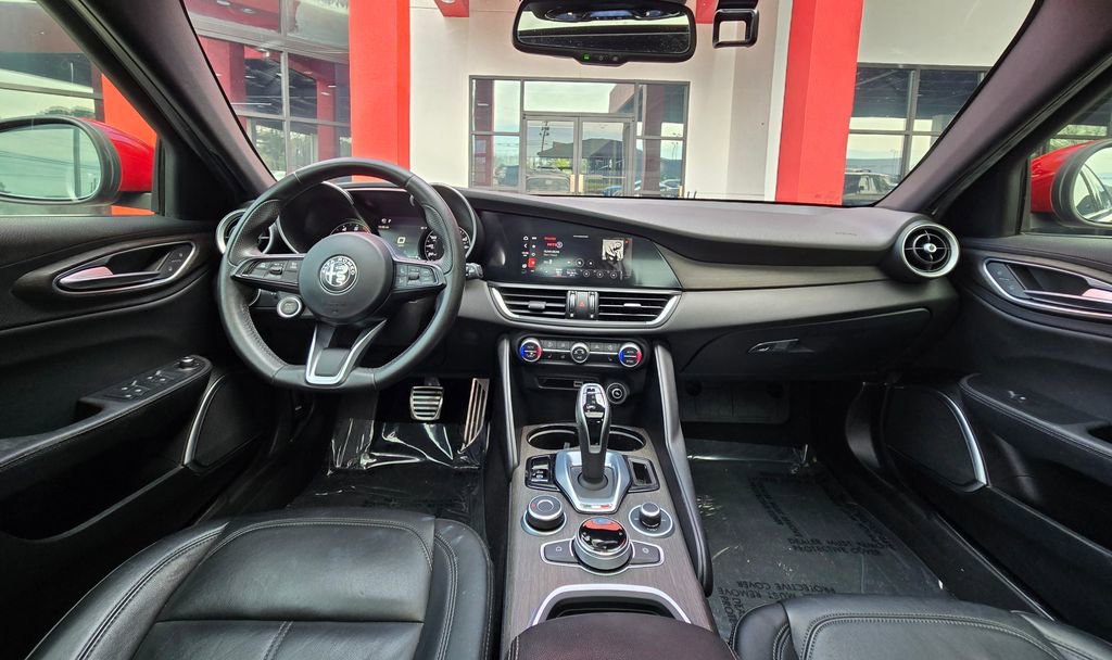 Used 2022 Alfa Romeo Giulia Ti image 19