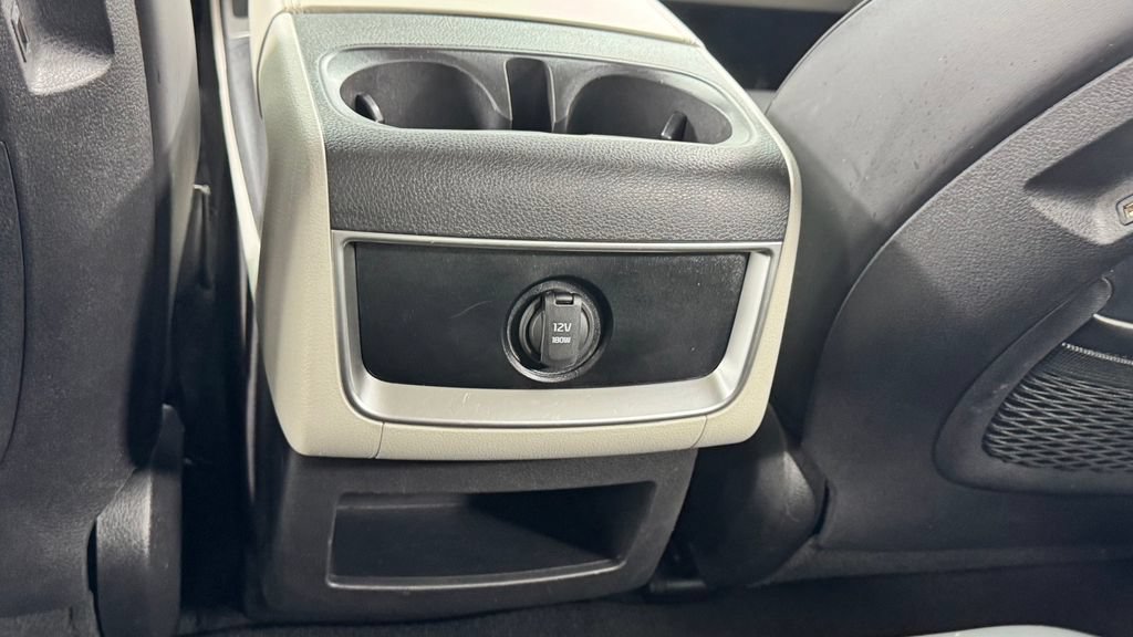 Used 2024 Kia Carnival LX FWD image 37