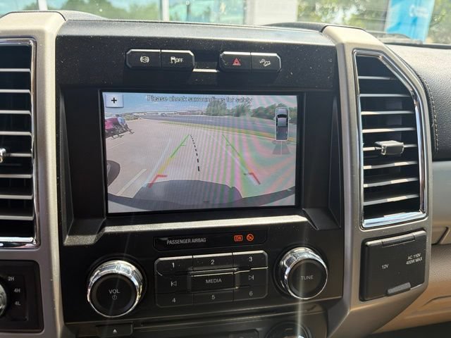 Used 2017 Ford F250 Lariat w/ Chrome Package AWD/4WD image 3