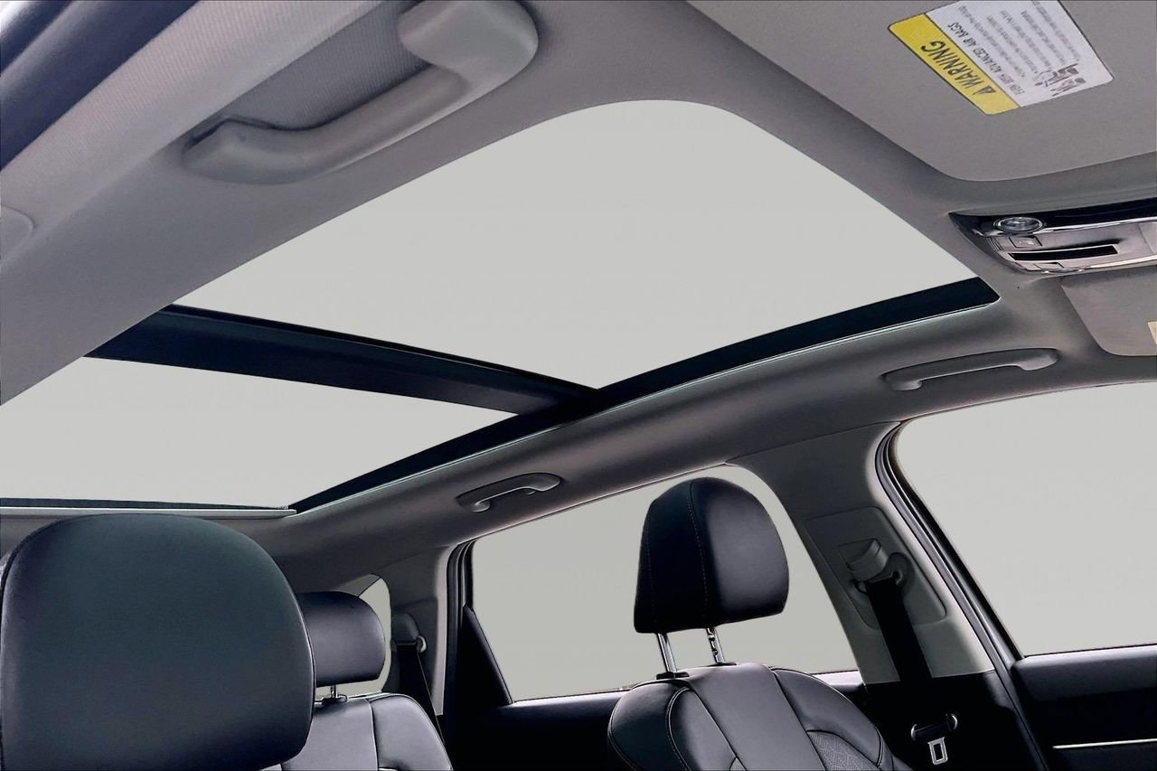 Used 2023 Kia Sorento SX image 17