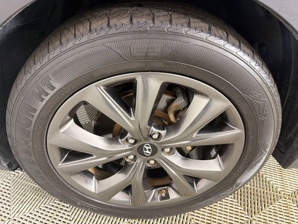 Used 2018 Hyundai Santa Fe Sport FWD image 13
