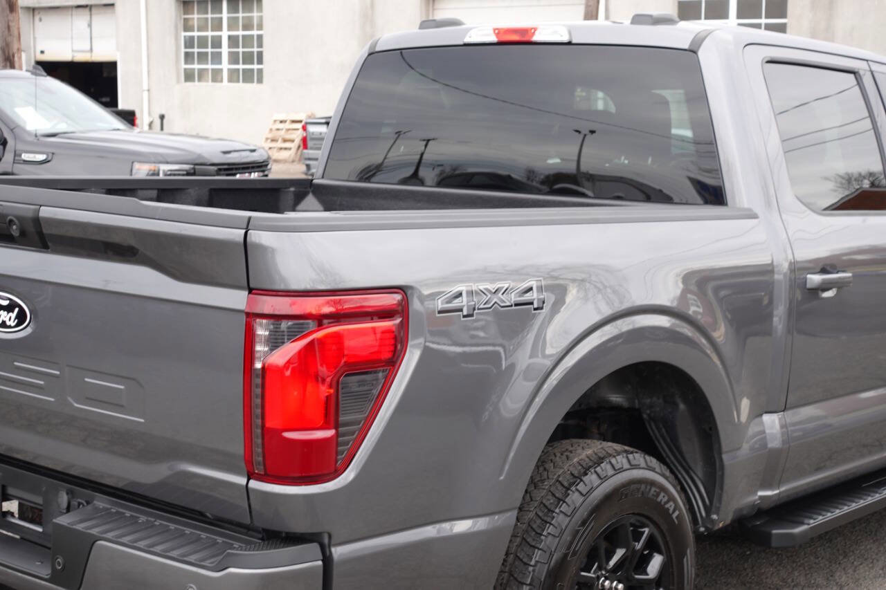 Used 2024 Ford F150 XLT w/ XLT Black Appearance Package image 11