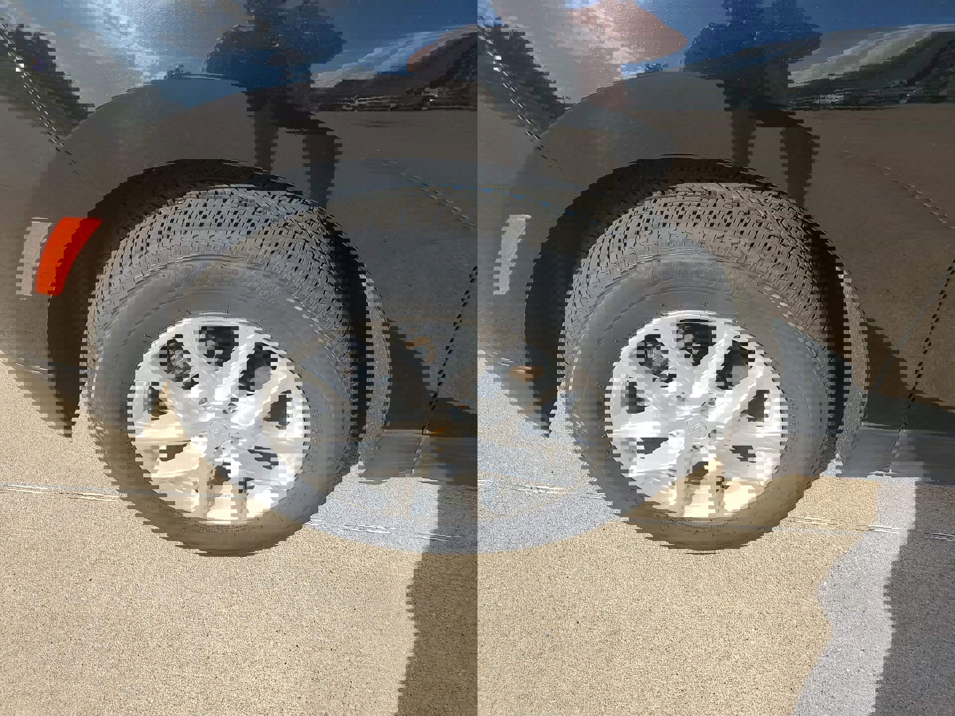 Used 2023 Chevrolet Equinox LT image 38