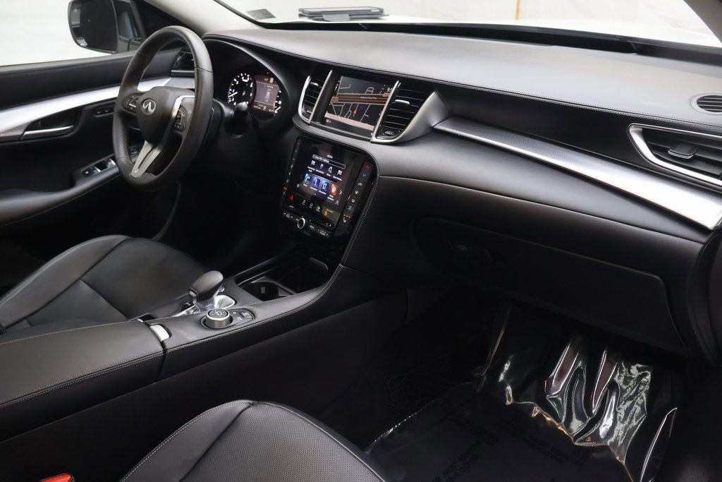 Used 2021 INFINITI QX50 Essential w/ Convenience Package image 11