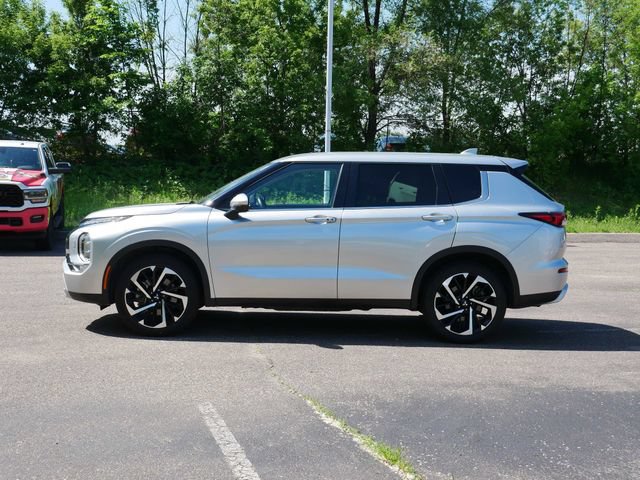 Used 2024 Mitsubishi Outlander SE AWD/4WD image 3