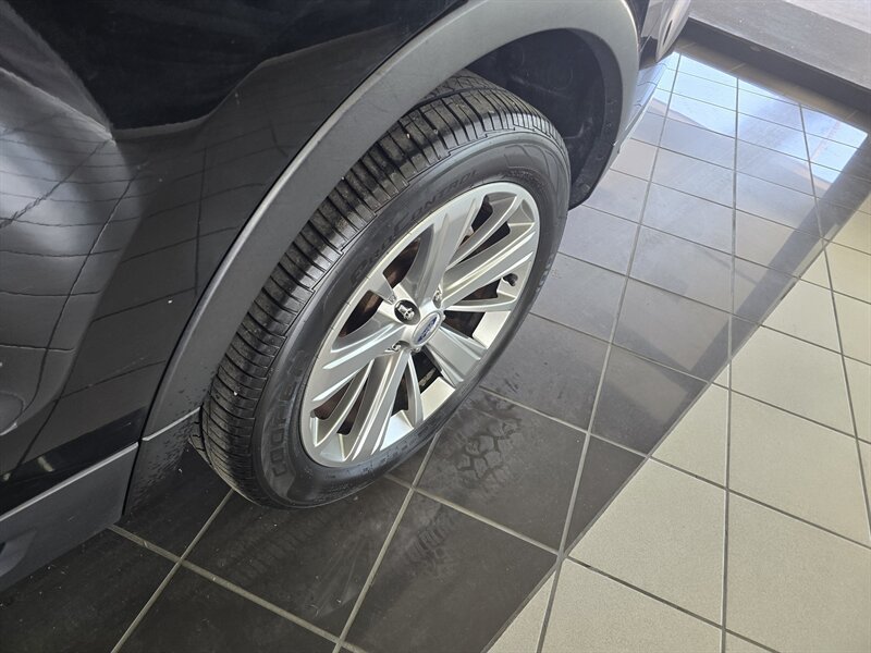 Used 2018 Ford Explorer Limited AWD/4WD image 43