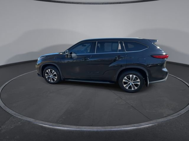 Used 2022 Toyota Highlander XLE image 10