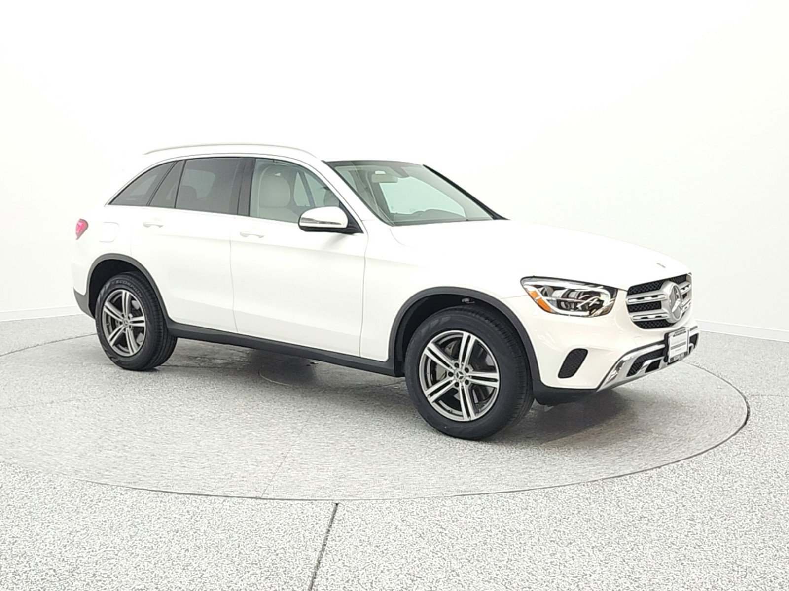 Used 2020 Mercedes-Benz GLC 300 4MATIC image 3