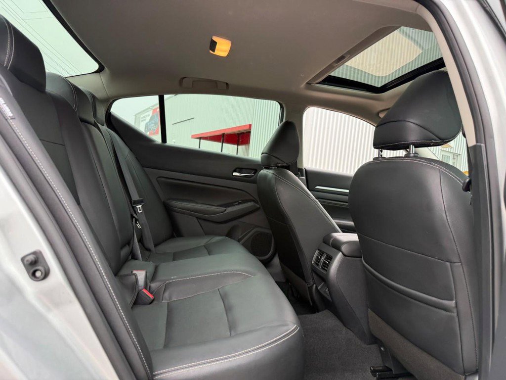 Used 2023 Nissan Altima 2.5 SL AWD/4WD image 13