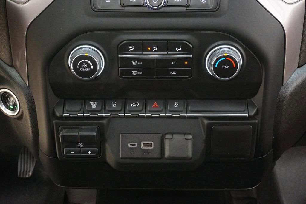 Used 2024 Chevrolet Silverado 3500 W/T image 16