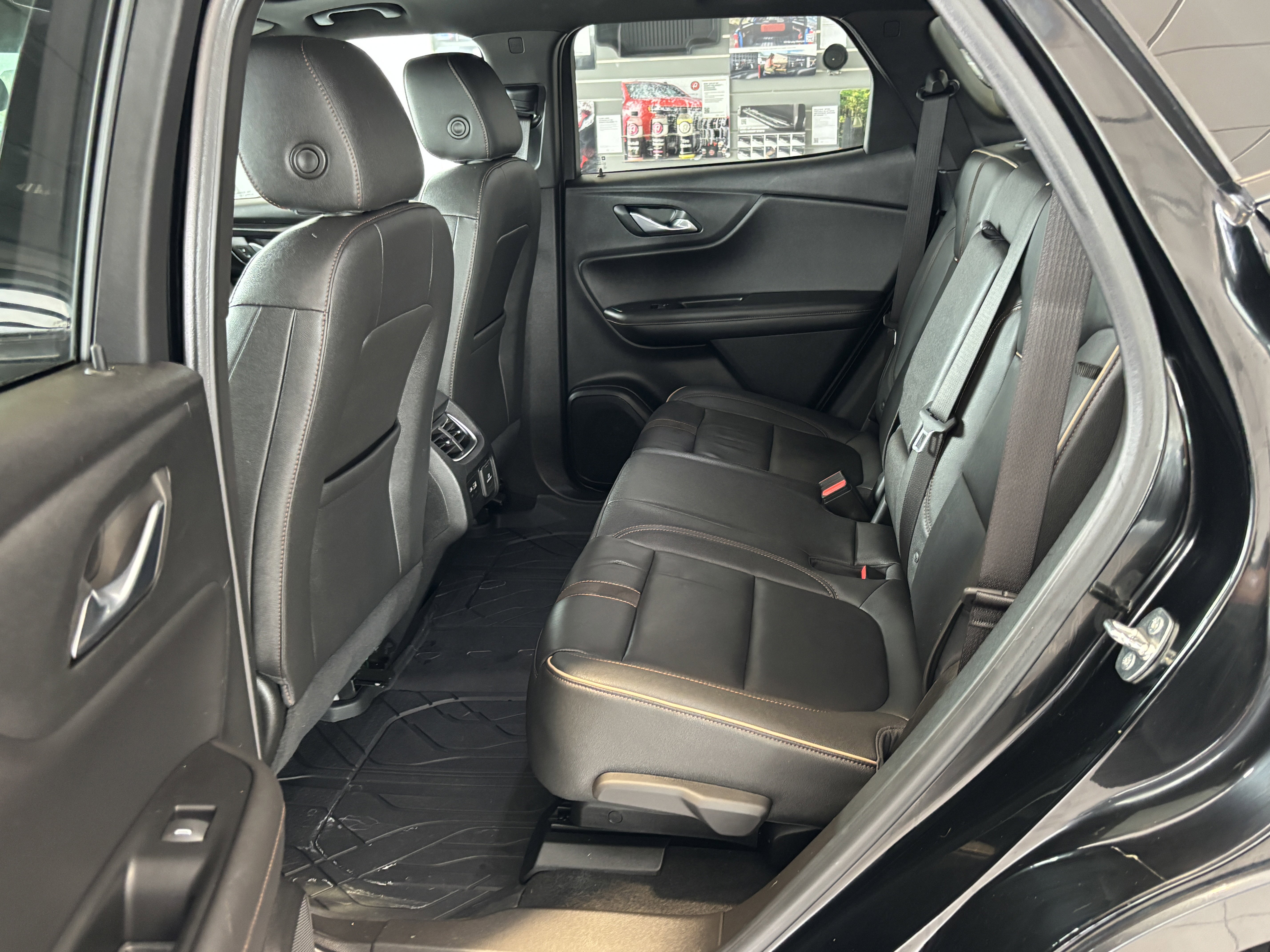 Used 2023 Chevrolet Blazer Premier image 17