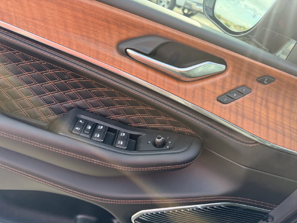 New 2027 Jeep Grand Cherokee Summit AWD/4WD image 6