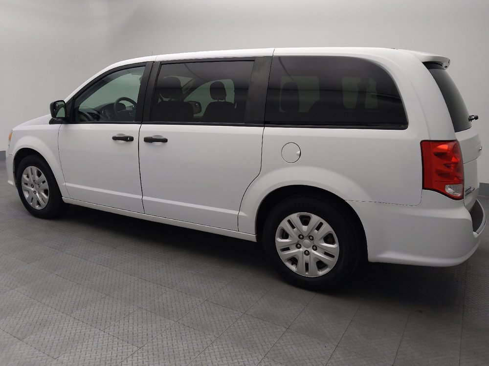 Used 2019 Dodge Grand Caravan SE w/ UConnect Hands-Free Group FWD image 3