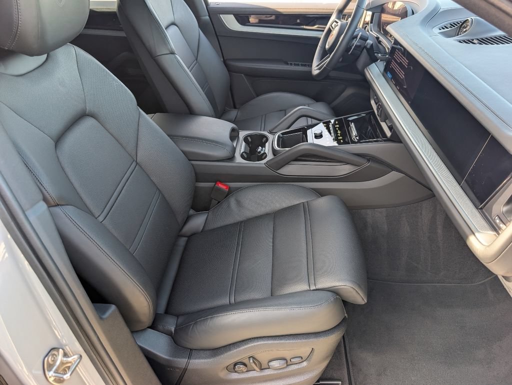 Certified 2026 Porsche Cayenne S AWD/4WD image 17