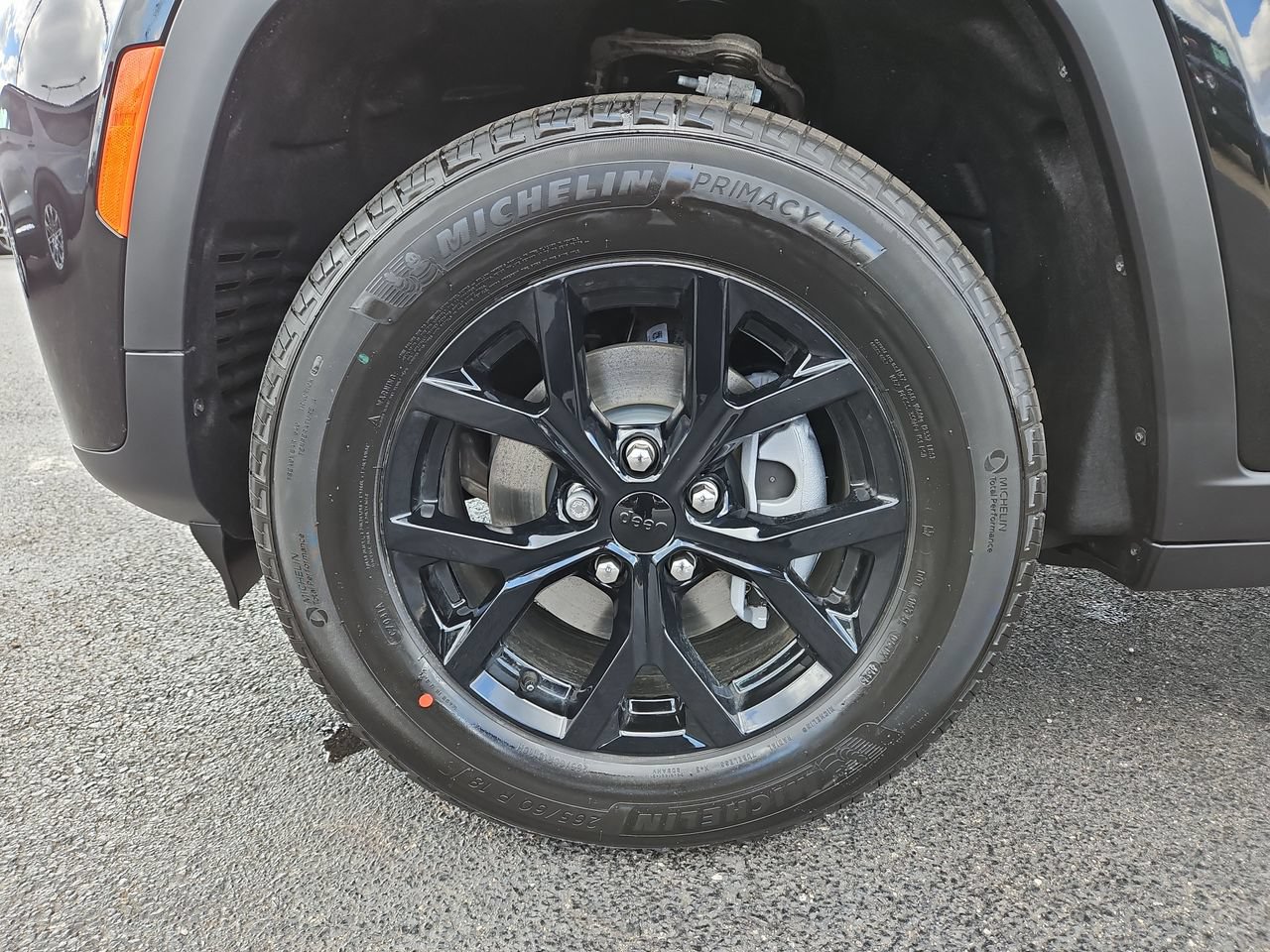 New 2026 Jeep Grand Cherokee Altitude AWD/4WD image 9