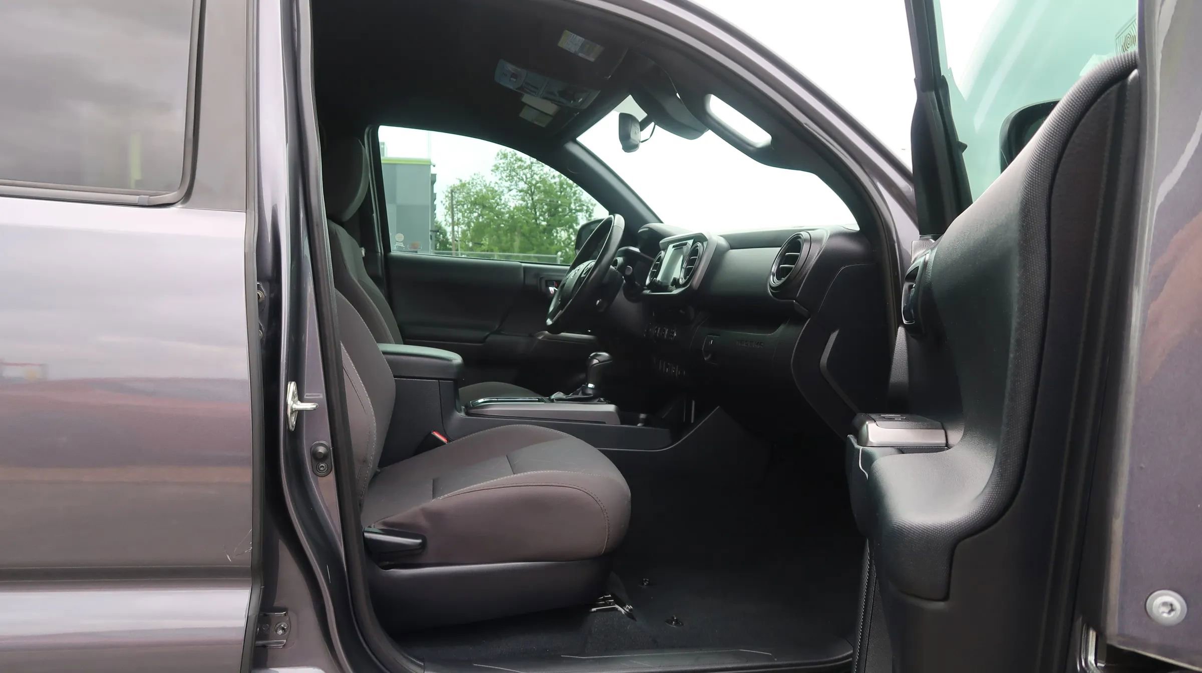 Used 2018 Toyota Tacoma TRD Off-Road AWD/4WD image 24