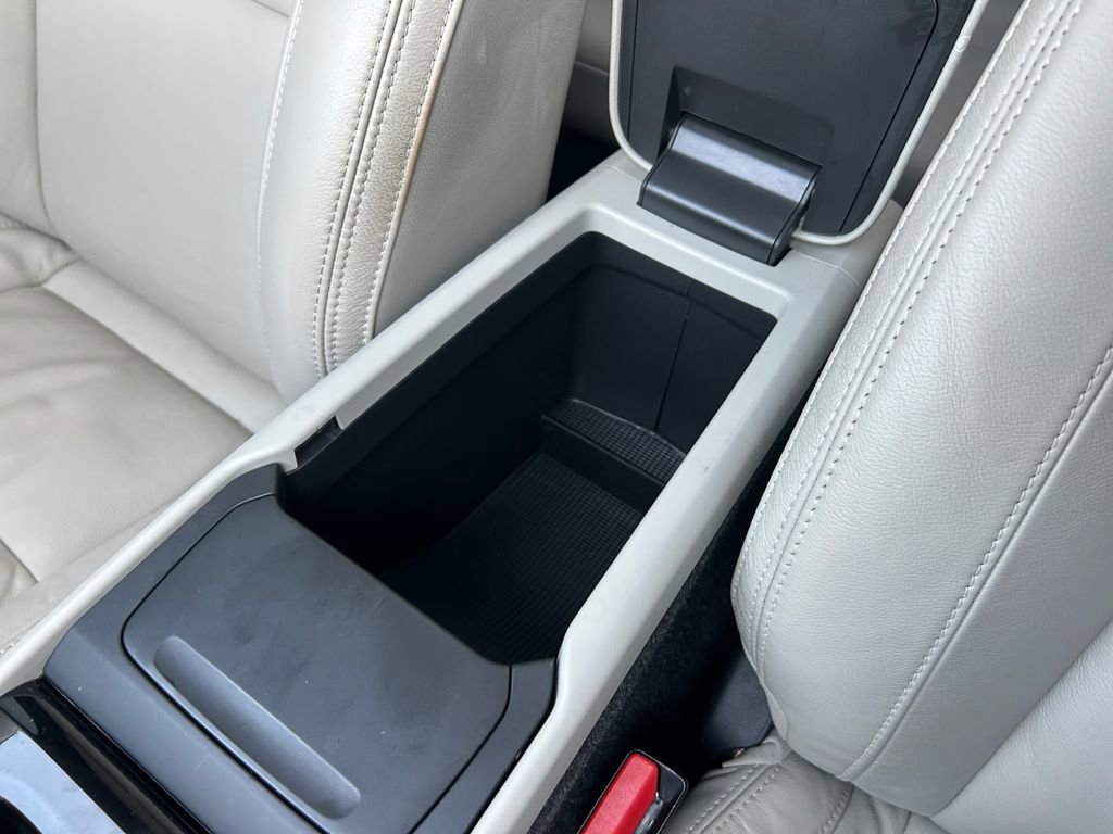 Used 2023 Volvo XC40 B5 Plus image 37