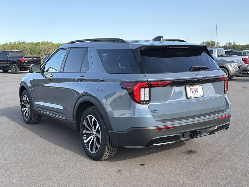 Certified 2025 Ford Explorer ST-Line w/ Premium Package image 6