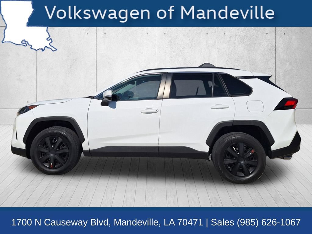 Used 2021 Toyota RAV4 LE FWD image 8