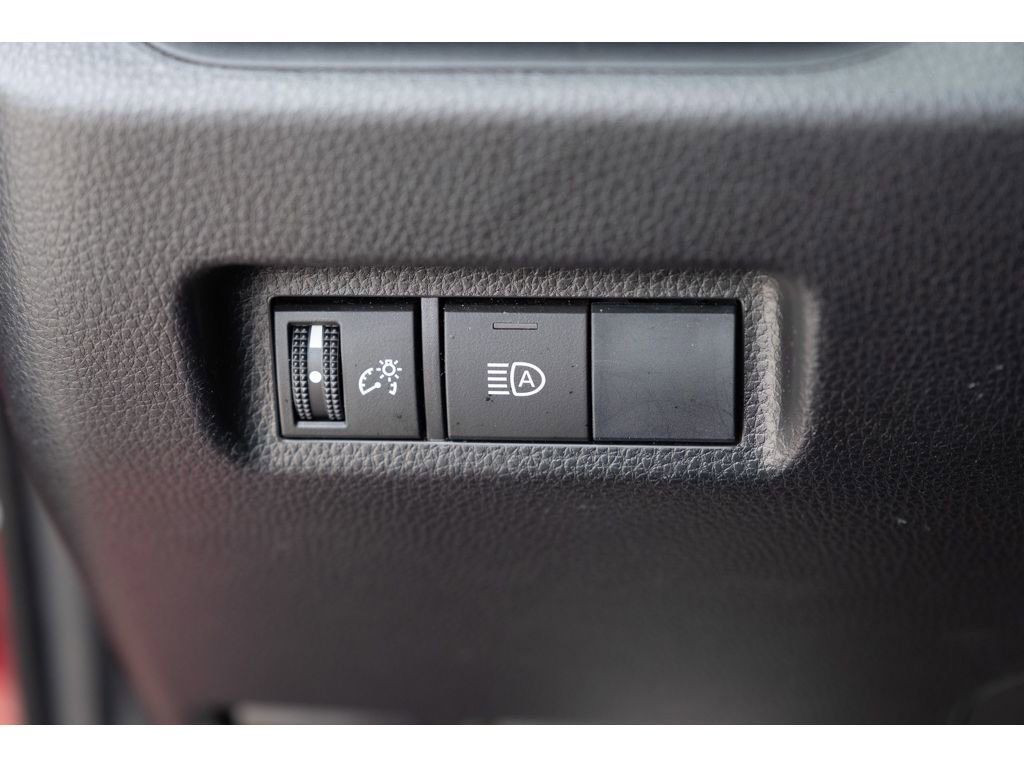 Used 2019 Toyota RAV4 LE image 29