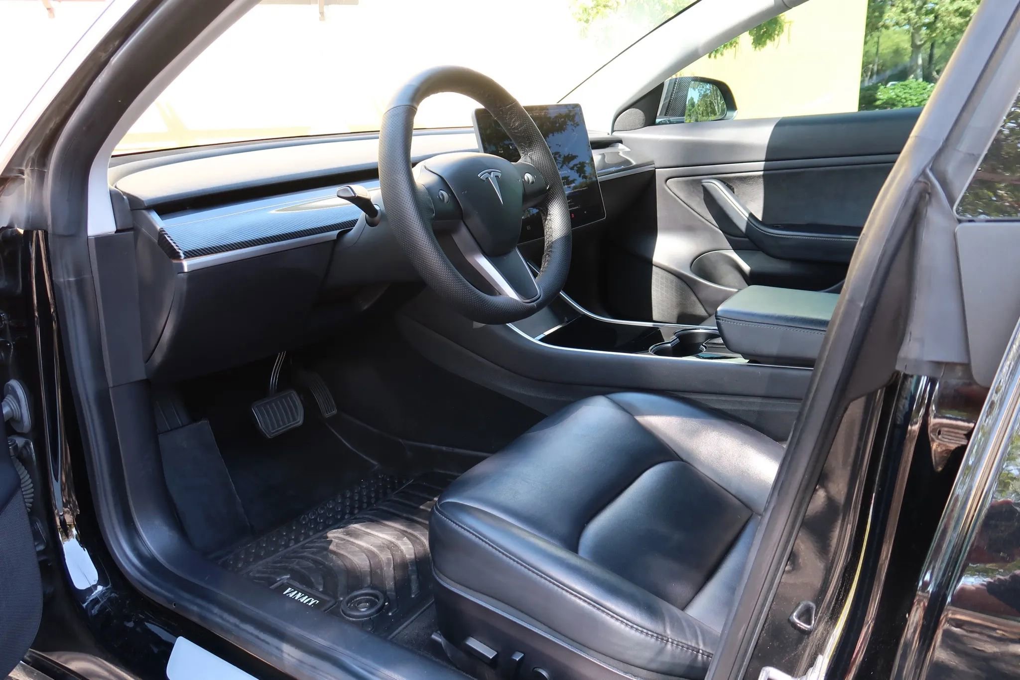 Used 2019 Tesla Model 3 Standard Range Plus image 14
