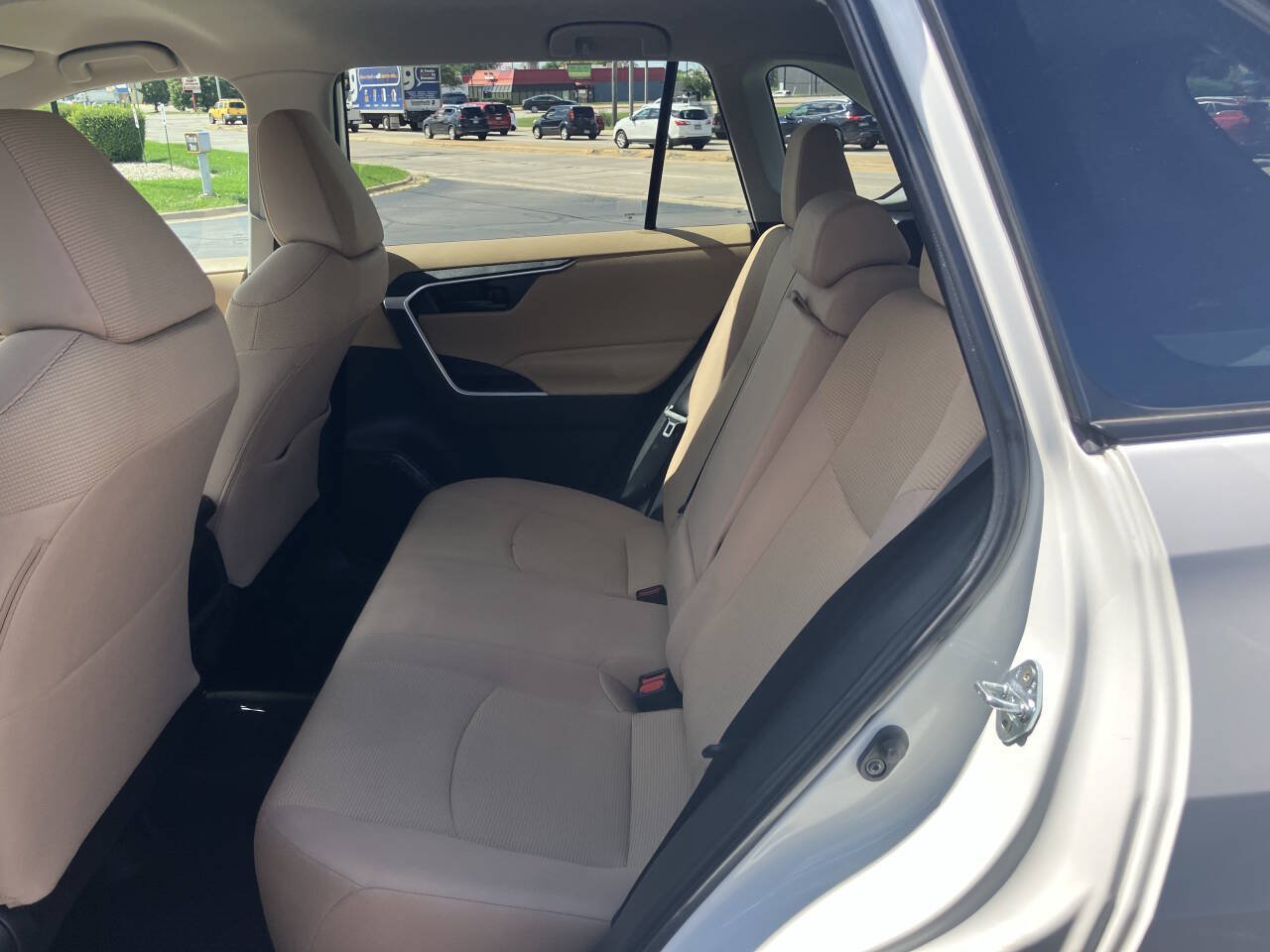 Used 2021 Toyota RAV4 LE FWD image 19