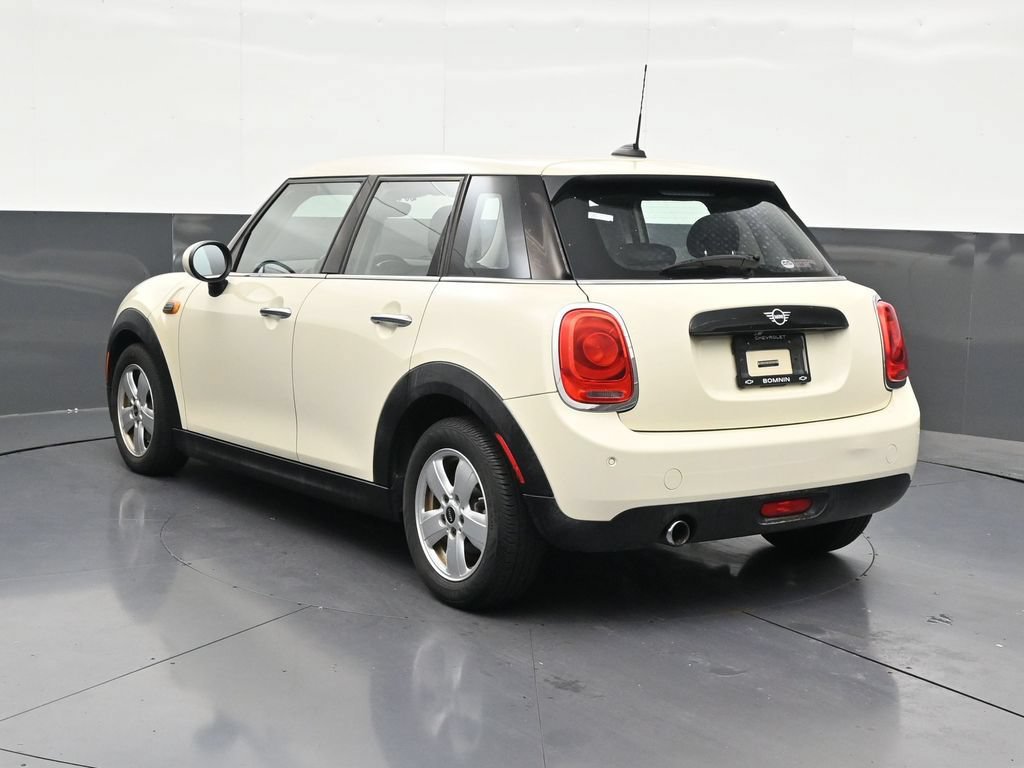 Used 2019 MINI Cooper 4-Door Hardtop w/ Signature Upholstery Package FWD image 3