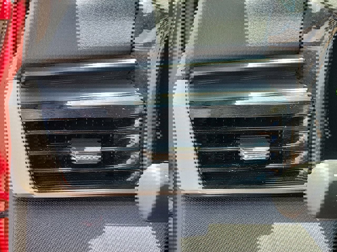 Used 2025 Toyota Camry LE w/ Convenience Package image 33