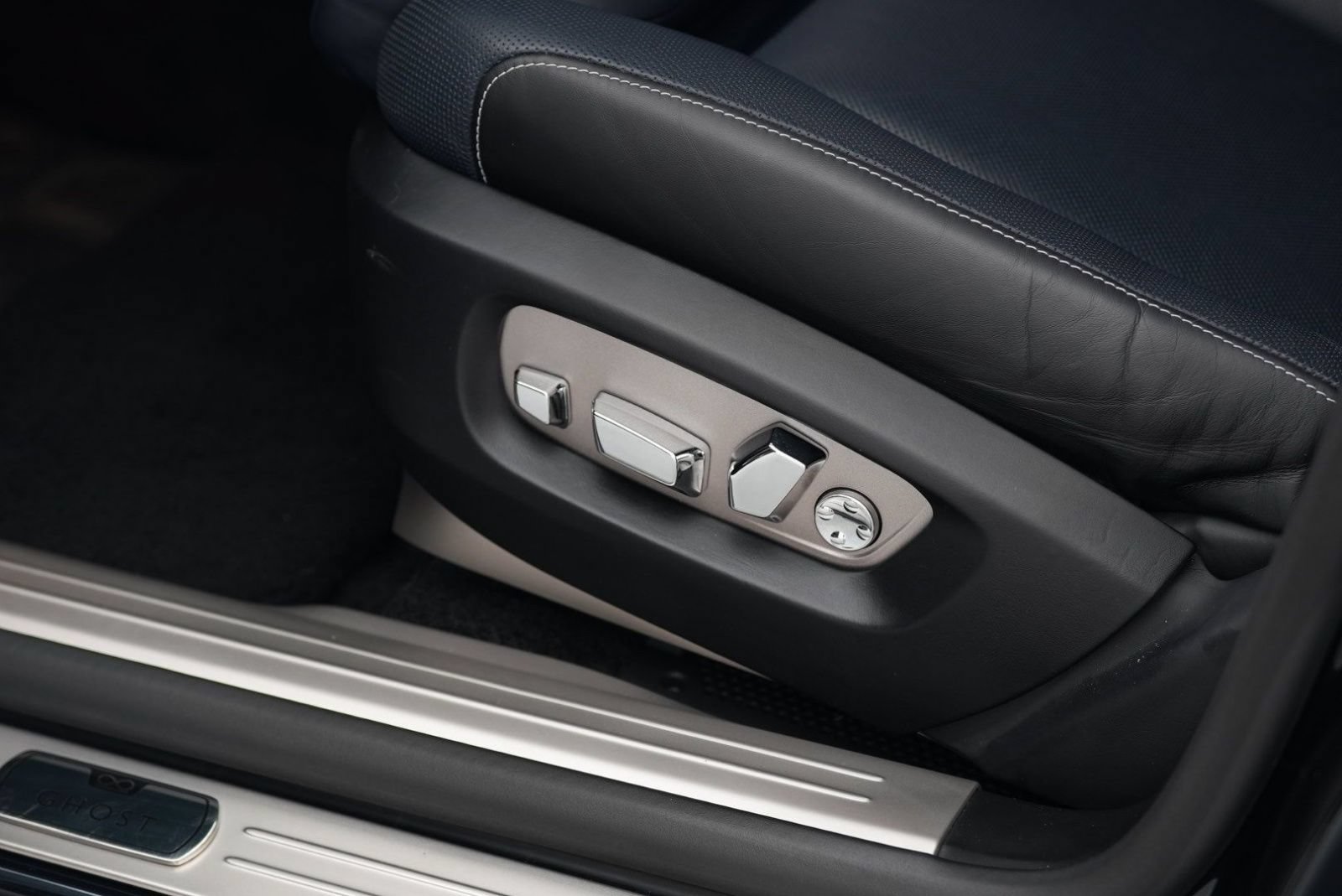 Certified 2020 Rolls-Royce Ghost RWD image 17