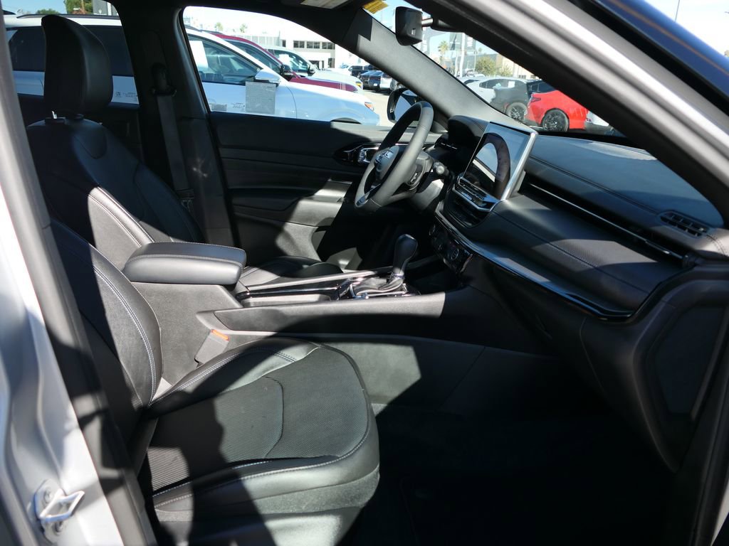 Used 2025 Jeep Compass Limited w/ Driver Assist Group I image 24