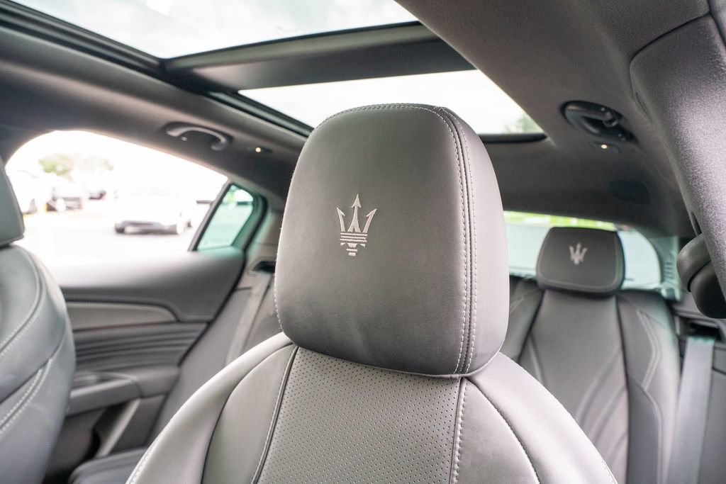 Used 2023 Maserati Grecale Modena AWD/4WD image 36