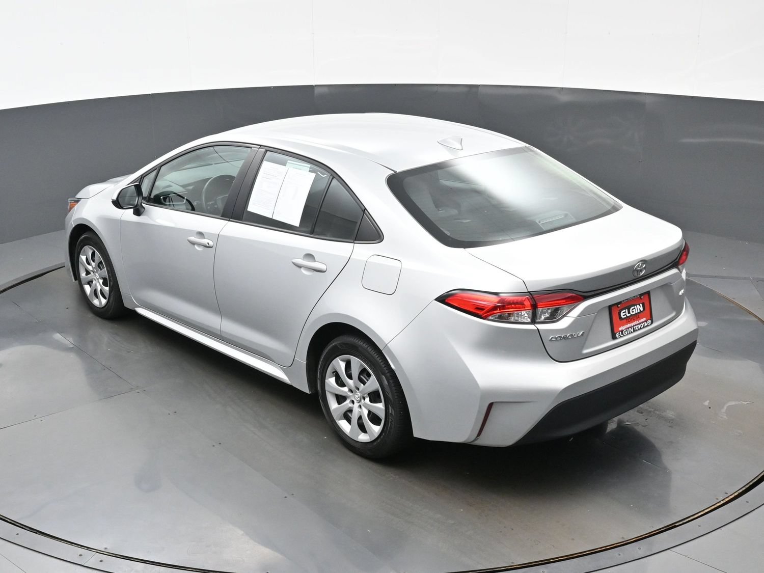 Used 2024 Toyota Corolla LE FWD image 35