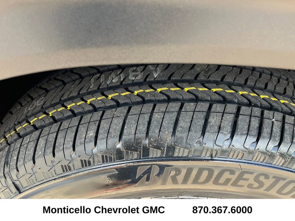 Used 2025 Chevrolet Traverse LT FWD image 30