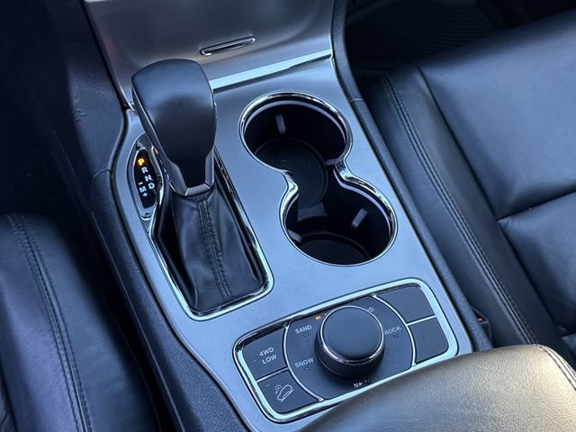 Used 2020 Jeep Grand Cherokee Limited AWD/4WD image 18