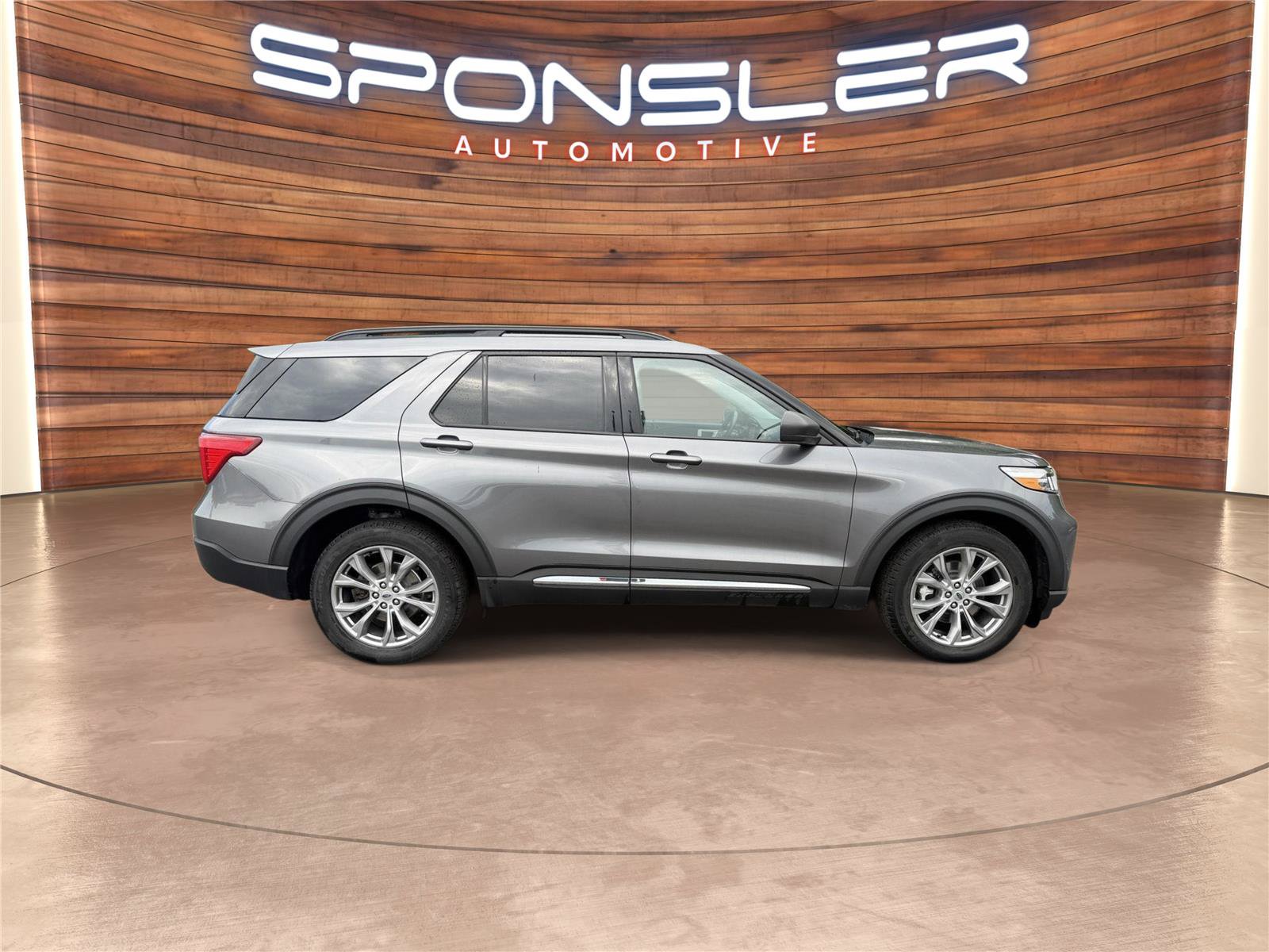 Certified 2021 Ford Explorer XLT w/ Equipment Group 202A AWD/4WD image 8