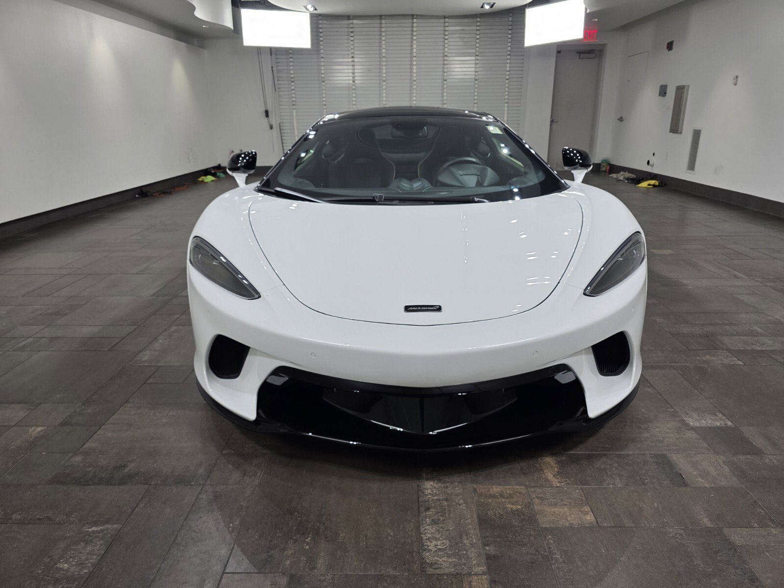 Used 2023 McLaren GT RWD image 2