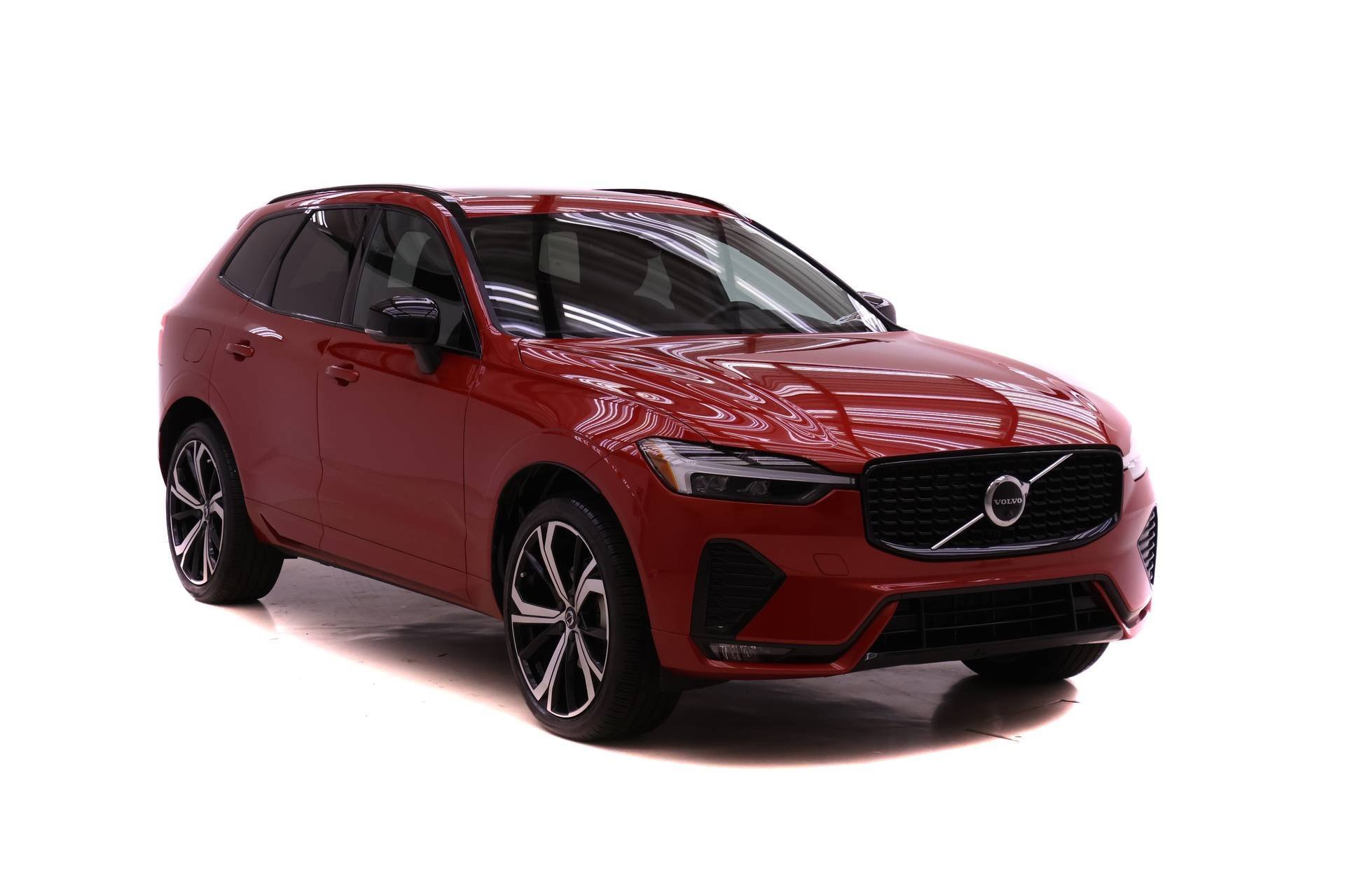Certified 2023 Volvo XC60 B5 Ultimate w/ Protection Package Premier image 2